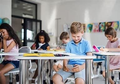Disadvantages of Giving Smartphones to Children: Multi-Perspective Analysis 3 download 2024 10 21T074732.206