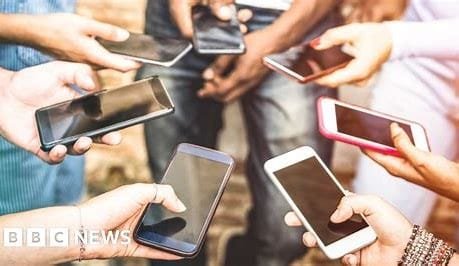 Disadvantages of Giving Smartphones to Children: Multi-Perspective Analysis 2 download 2024 10 21T074735.705