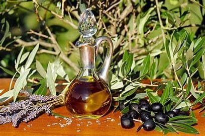 "Olive Oil: A Key Ingredient for Health and Weight Management" 4 download 60