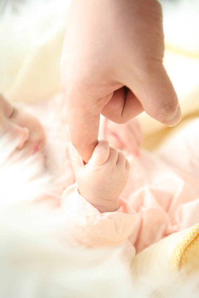 "Identical Twins: Formation, Causes, Risks, and Health Implications" 3 baby 200760 1280 1