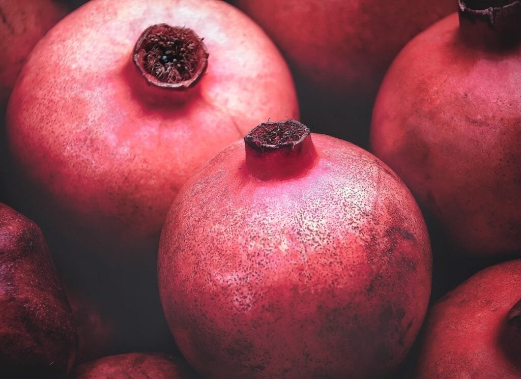 Pomegranate: A Nutritional Powerhouse with Great Benefits 3 fruit 4508741 1280