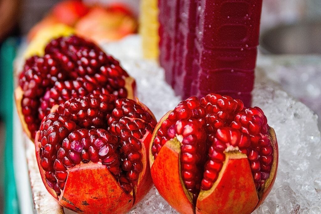Pomegranate: A Nutritional Powerhouse with Great Benefits 4 pomegranate 463376 1280 1