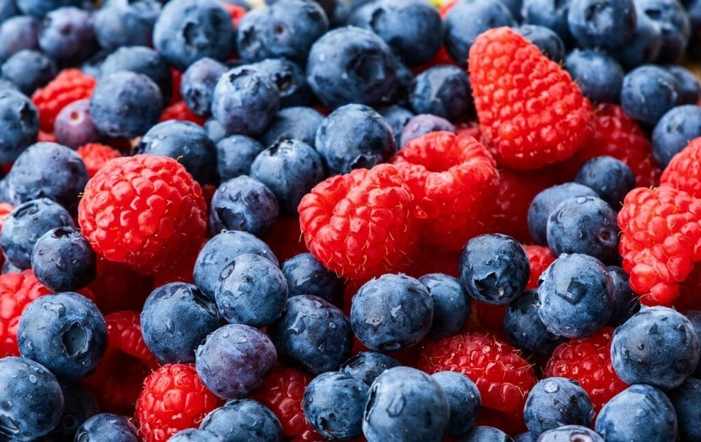 "Top 7 Foods for Effective Weight Loss" 2 raspberries 5163781 1280
