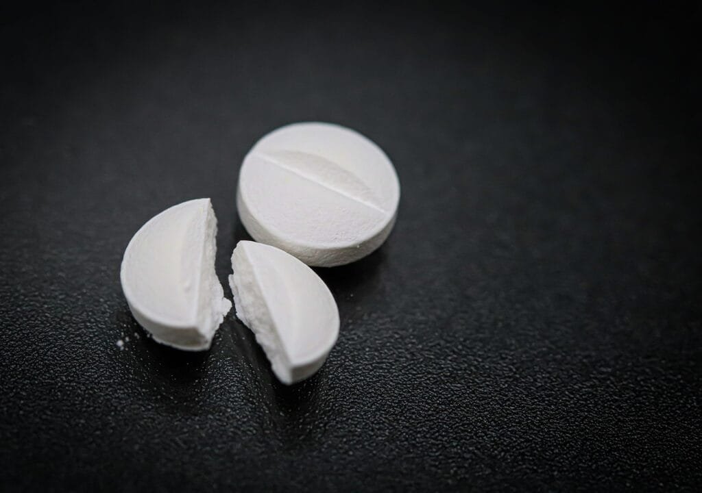 "Anti-Emetic Medicines: Uses, Dosage, Pros & Cons" 2 tablet 7118913 1280
